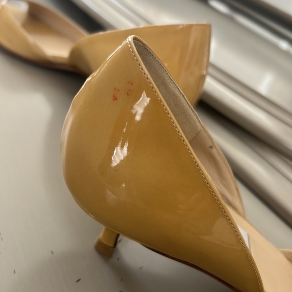 Jimmy Choo peakaboo gold patient pumps. Kitten heal. - Picture 4 of 9